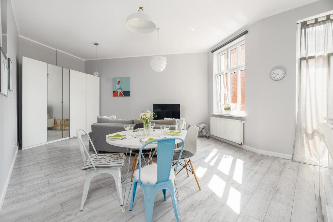 Scandi Male Garbary Piaskowa Near Old Market Square By Renters Apartamento *