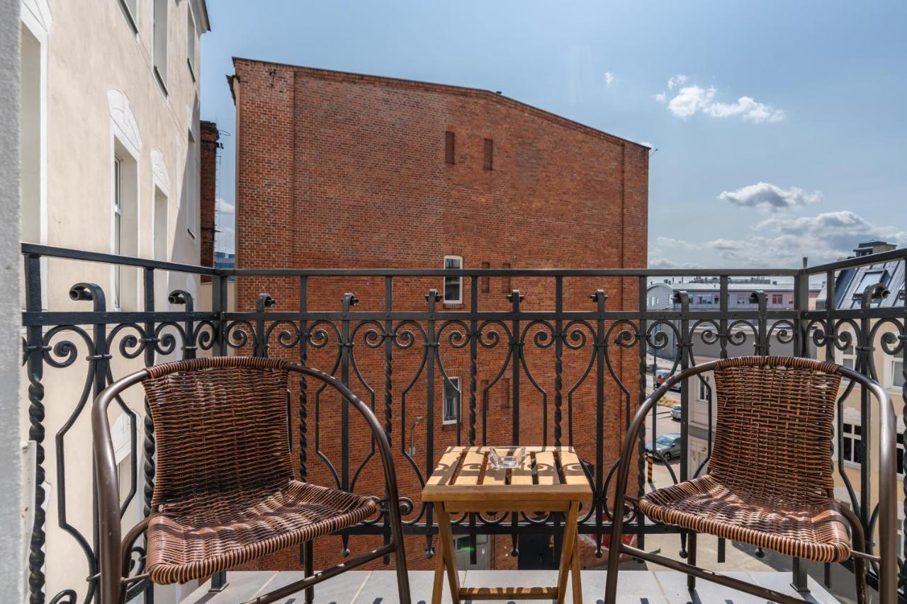 Scandi Male Garbary Piaskowa Near Old Market Square By Renters Apartamento