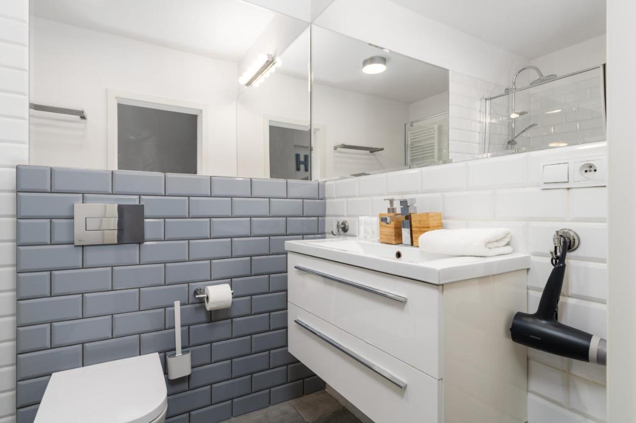 Scandi Male Garbary Piaskowa Near Old Market Square By Renters * Poznań